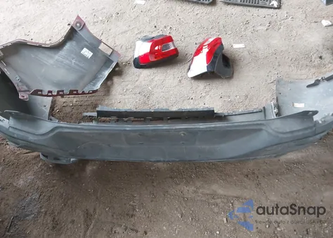 2015 Jeep Cherokee Latitude z USA, uszkodzony, nr VIN 1C4PJLCB0FW754113